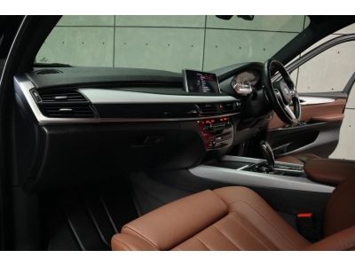 2016 BMW X5 2.0 F15 xDrive40e 4WD SUV AT(ปี 13-17) P6180 รูปที่ 5